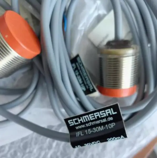 Senzor Schmersal IFL 15-30M-10P
