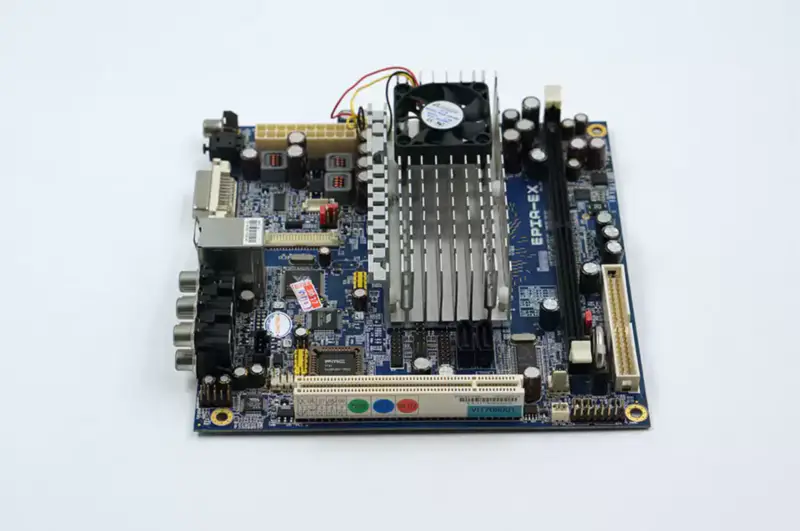 Průmyslová základní deska VIA EPIA-EX15000G formátu Mini-ITX