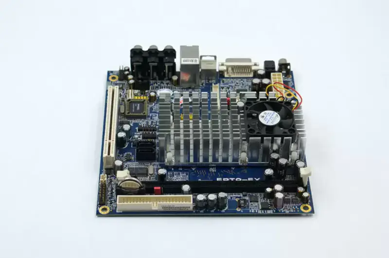 Průmyslová základní deska VIA EPIA-EX15000G formátu Mini-ITX