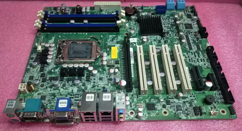 IEI IMBA-Q670-R21 REV 2.1 006B216-00-210-RS Základní deska pro průmyslová zařízení