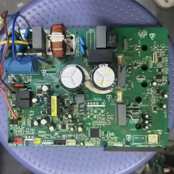 Deska plošných spojů klimatizace Whirlpool JUK7.820.10049567