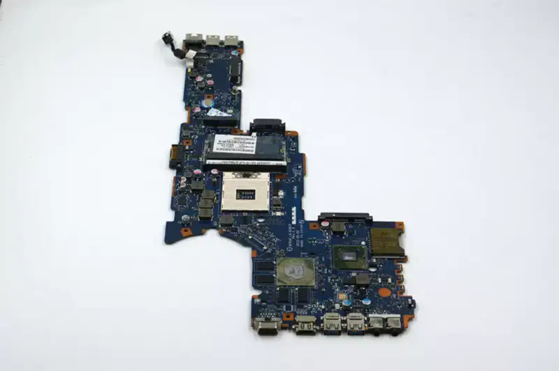 Toshiba nebo Satellite P855 K000135810 QFKAA LA-8391P Základní deska