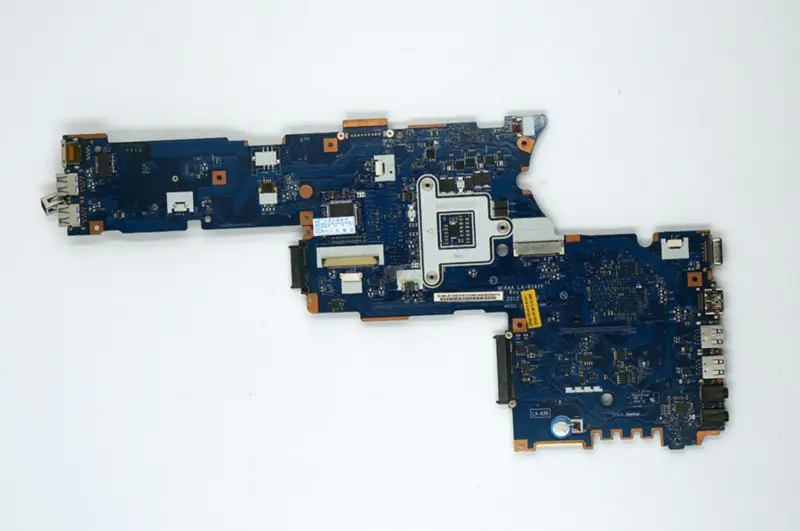 Základní deska Toshiba P850 P855 HD4000 K000135160 QFKAA LA-8392P REV 1.0