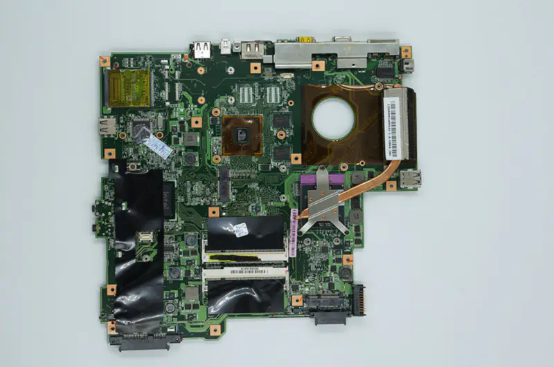 Asus M51TR se základní deskou AMD