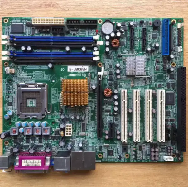 Průmyslová základní deska MB930F-R