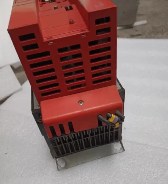 SEW MC07B0110-5A3-4-00 STŘÍDAČ