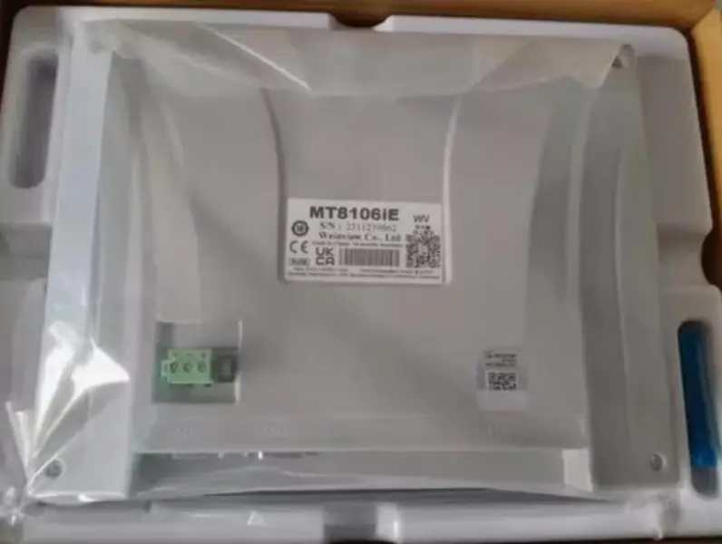 Rozhraní člověk-stroj Weintek MT8106IE