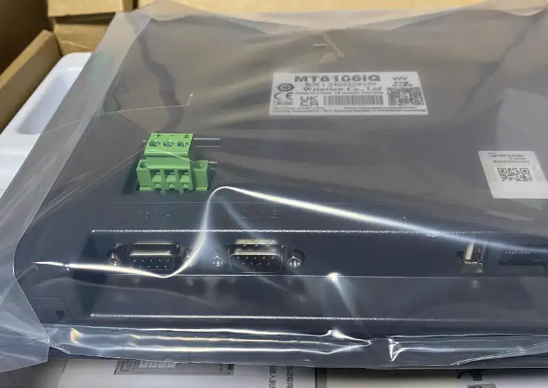 Rozhraní člověk-stroj Weintek MT8106IQ