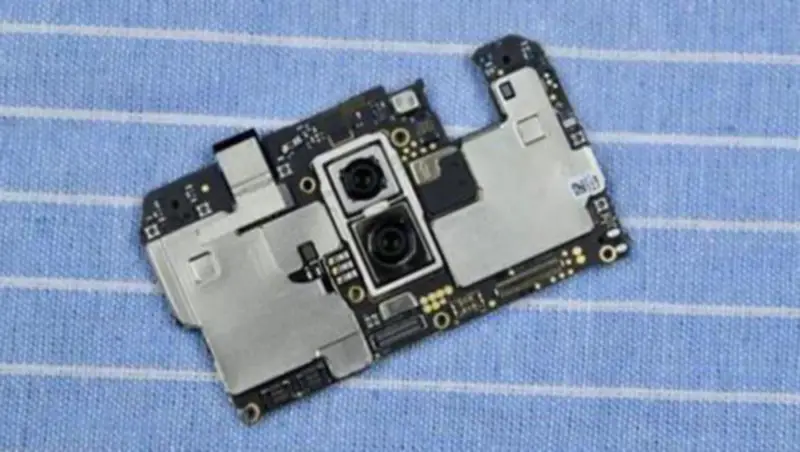 Základní deska Huawei Mate10 odemčená pomocí čipů