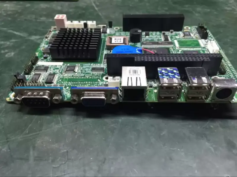 Průmyslová základní deska NANO-LX-800R12 LX800