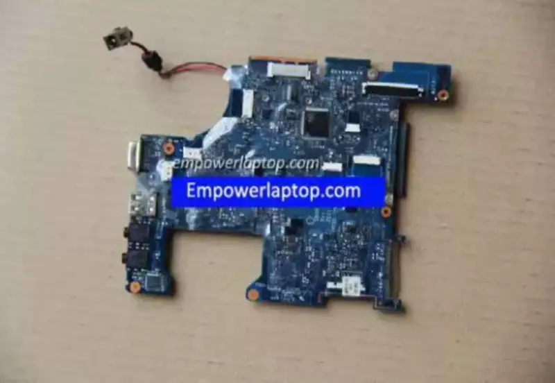 Toshiba NB520 K000129210 LA-6858P Základní deska