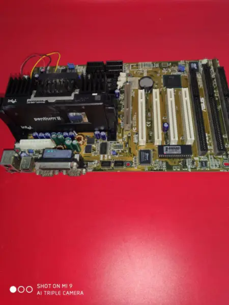 Základní deska Asus P2B
