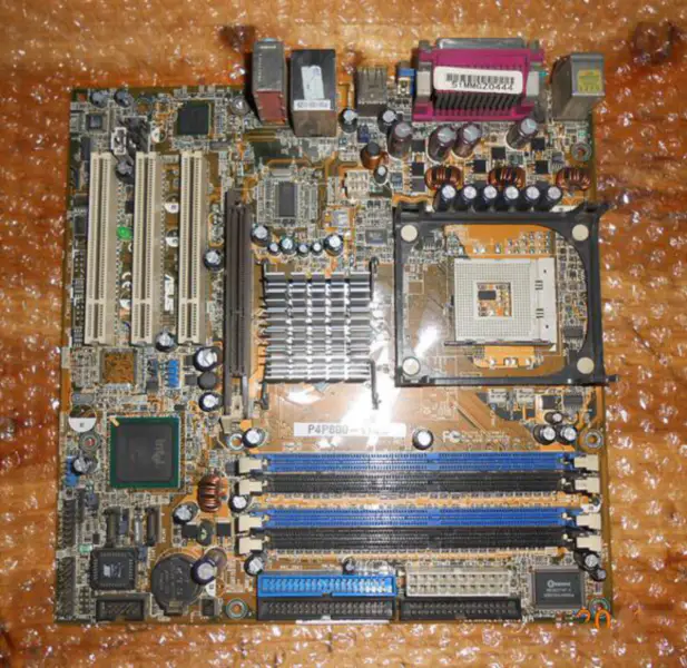 Základní deska Asus G32904-H17-A28 P4P800-VM/S P4P800-VM-EAYZ