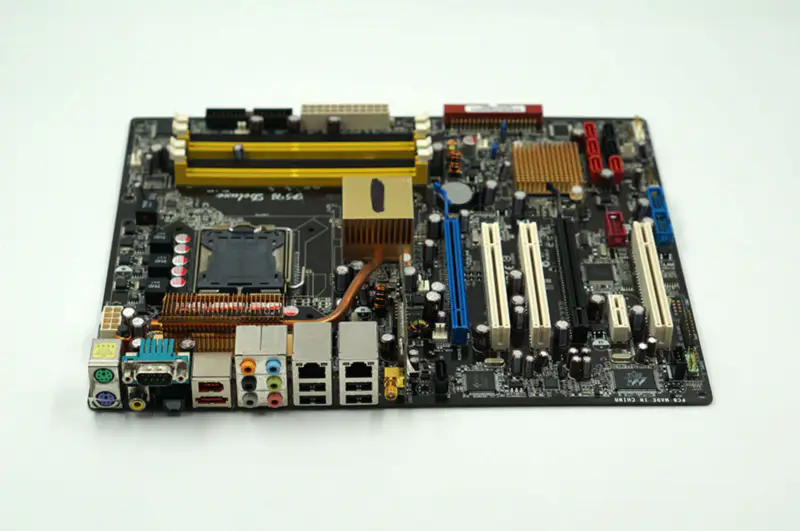 Základní deska Asus P5B Deluxe P965 LGA 775 ATX