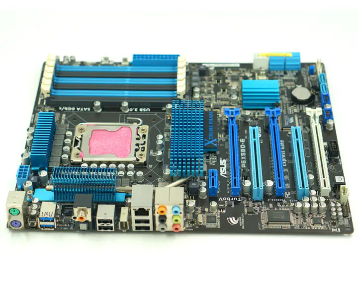 Asus P6X58D-E Základní deska pro stolní počítače X58 Socket LGA 1366 i7 Extreme DDR3 24G ATX