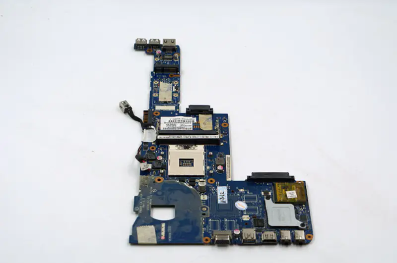 Toshiba P745 K000125740 LA-7101P Základní deska
