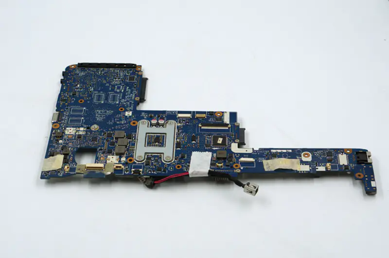 Toshiba P745 K000125740 LA-7101P Základní deska
