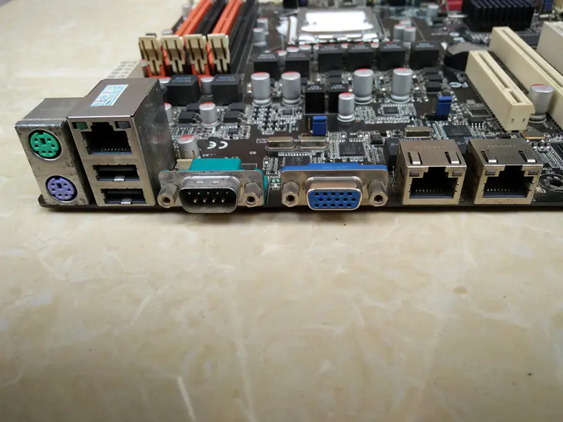 Základní deska ASUS P7F-M LGA1156 DDR3 16GB