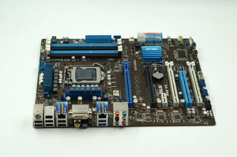 Základní deska Asus P8B WS