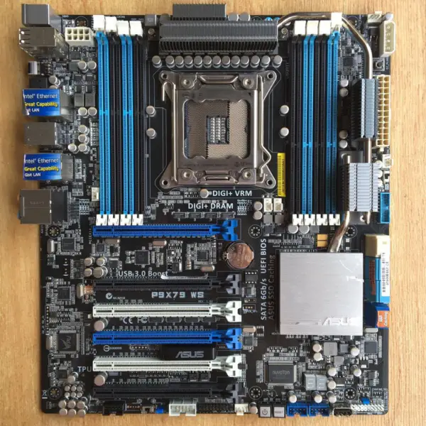 Základní deska Asus P9X79 WS LGA2011 X79