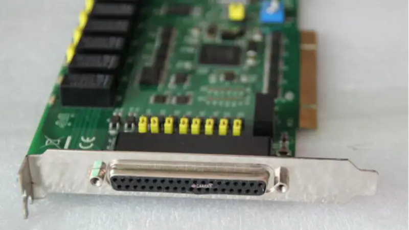Advantech PCI-1760U REV.B1 A1 A2 8-ch relé a 8-ch izolovaný digitální vstup Univerzální PCI karta