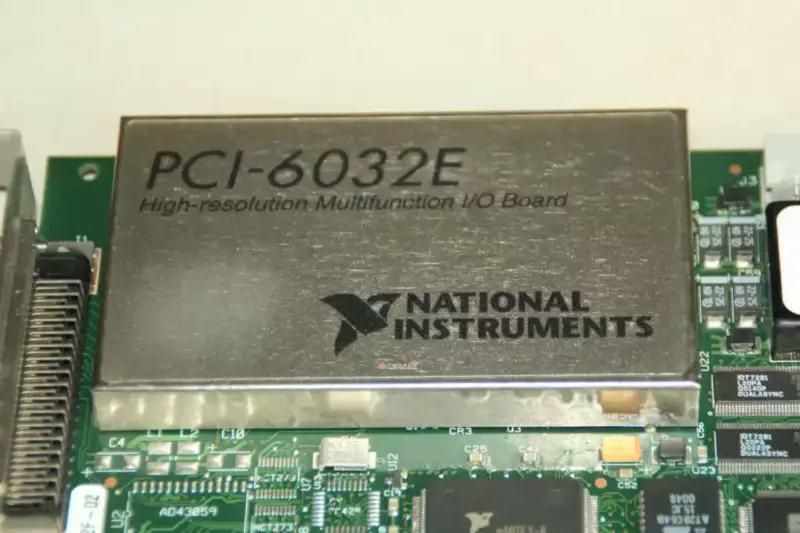 NI PCI-6032E 16bitová karta pro přesný sběr dat