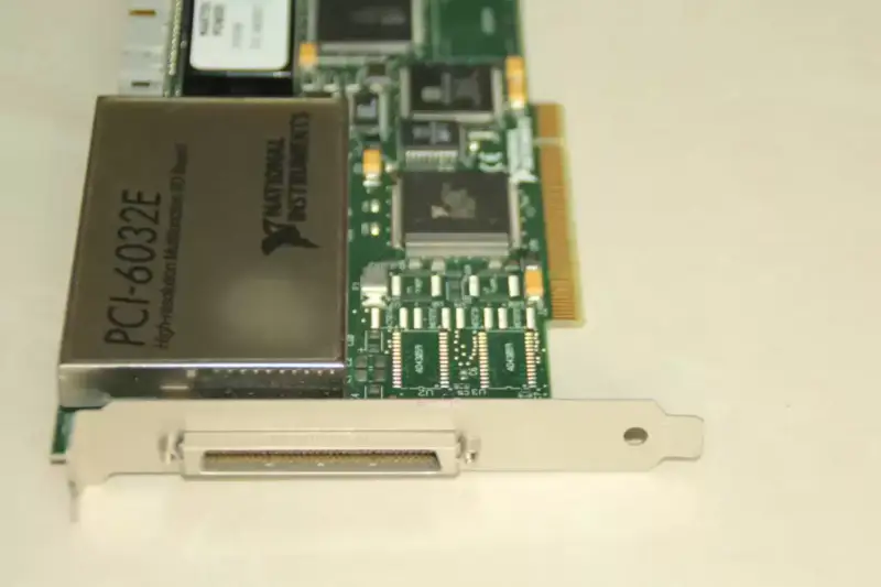NI PCI-6032E 16bitová karta pro přesný sběr dat