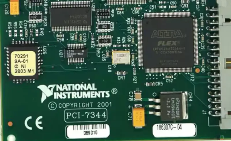 NI PCI-7344 4-osý PCI krokový/servo regulátor