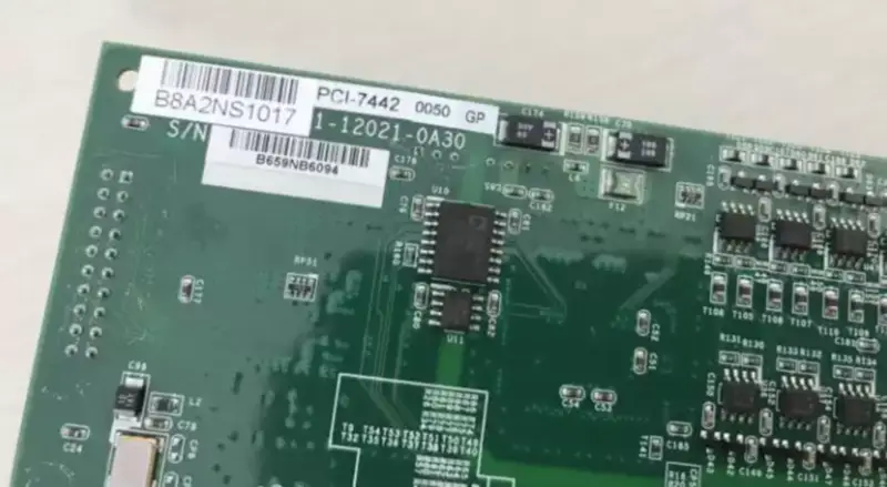 Průmyslová základní deska ADLINK PCI-7442 s vysokou hustotou 128 kanálů izolovaných DIO/DI/DO