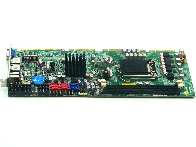 Základní deska IEI PCIE-Q670-R20