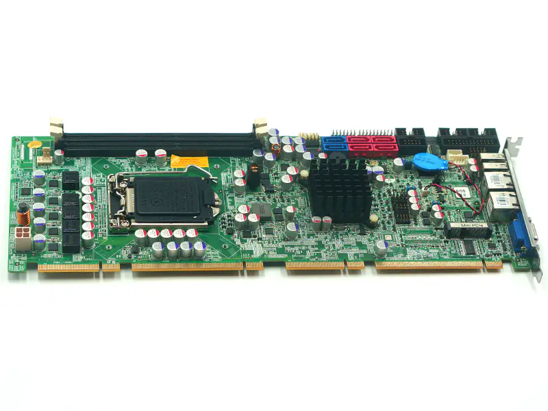 Základní deska IEI PCIE-Q670-R20