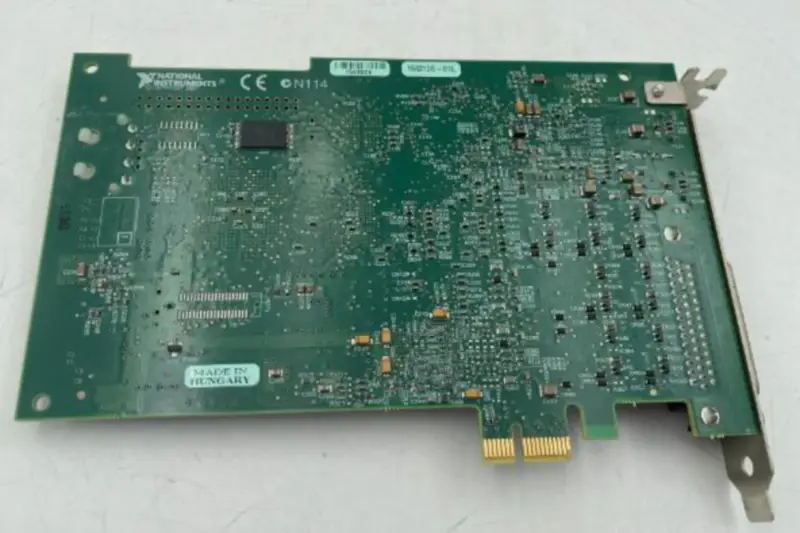 Karta NI PCIe-8255R DAQ s rozhraním 1394B