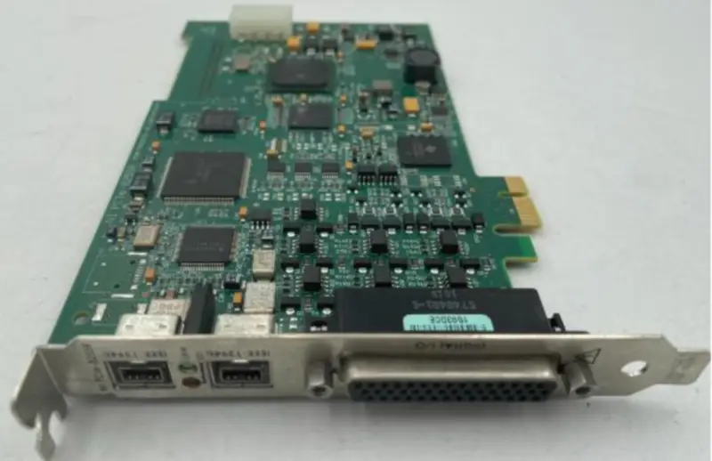 Karta NI PCIe-8255R DAQ s rozhraním 1394B
