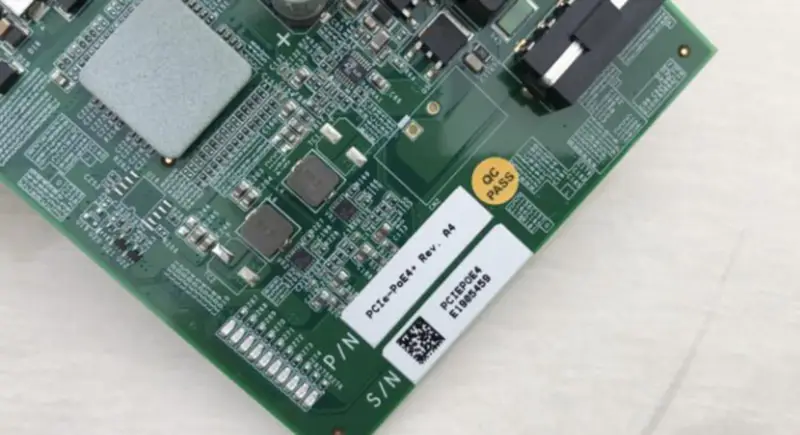 Čtyřportová gigabitová karta pro snímání videa Neousys PCIe-PoE4+