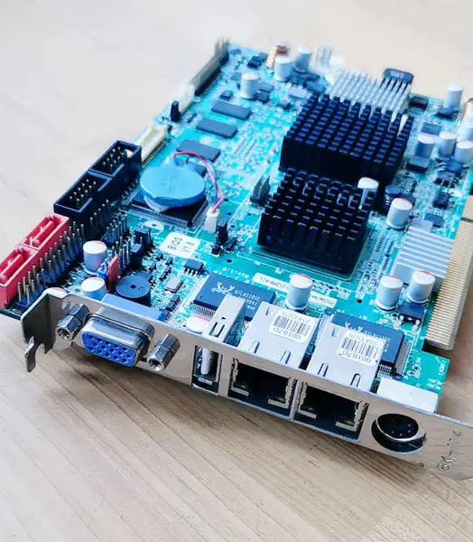 Základní deska IEI PICOE-945GSE-N270-512MB-R10