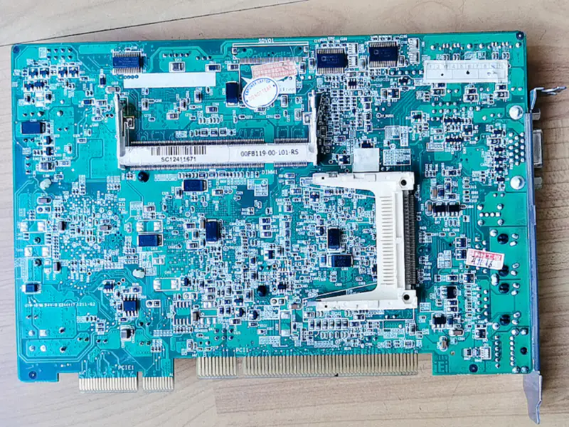 Základní deska IEI PICOE-945GSE-N270-512MB-R10