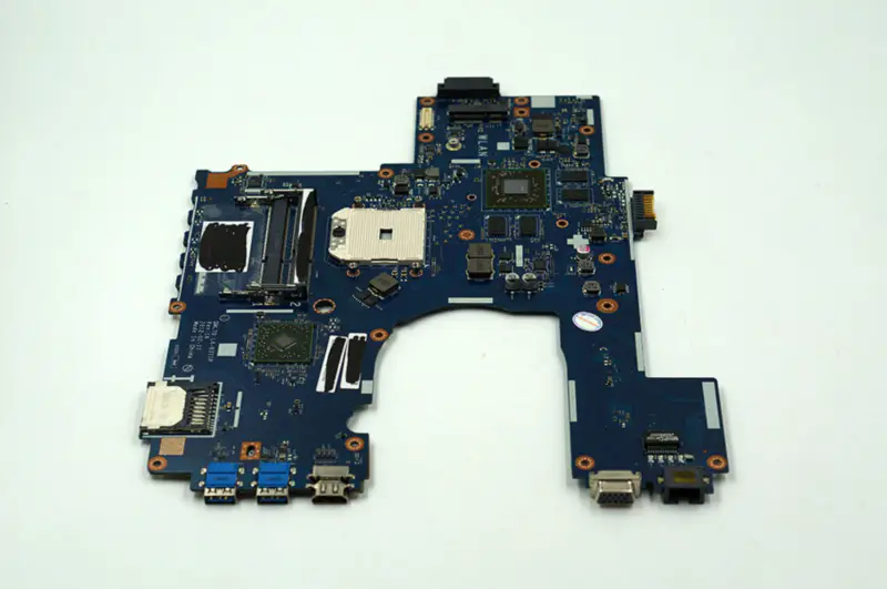 Základní deska Asus K75DE QML70-LA8371P Rev 1A HD 7670 1G Socket