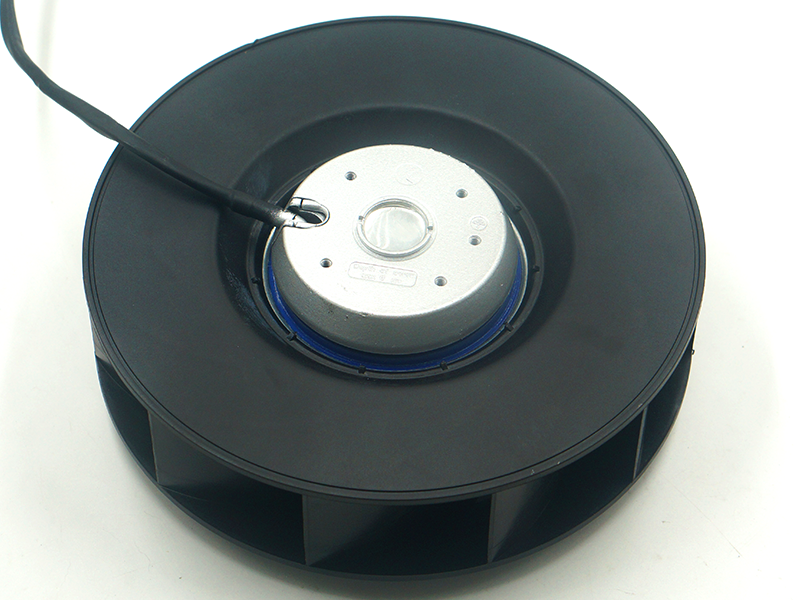 Ventilátor Ebmpapast R2E220-RA38-19