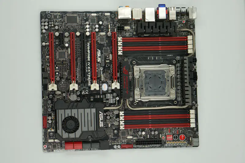 Základní deska ASUS RAMPAGE IV EXTREME