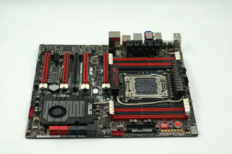 Základní deska ASUS RAMPAGE IV EXTREME