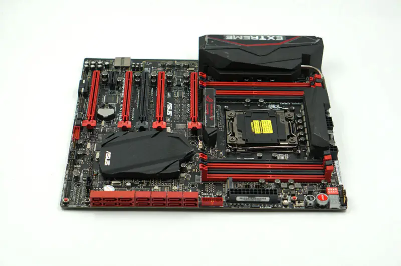 Základní deska Asus ROG RAMPAGE V EDITION 10