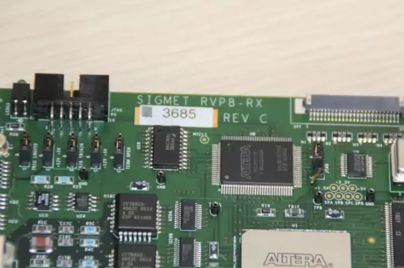 Průmyslová základní deska meteorologického radarového systému SIGMET RVP8-RX