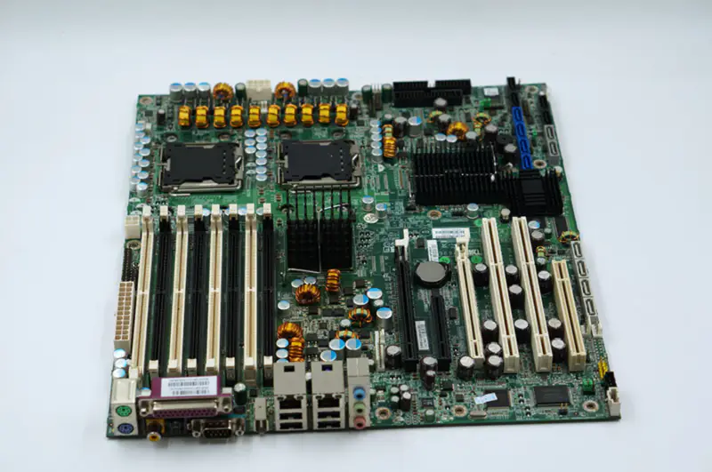 Základní deska Fujitsu Siemens S26361-D1808-A10