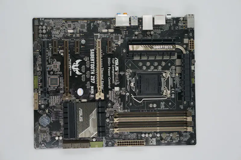 Základní deska Asus SABERTOOTH Z97 MARK 2