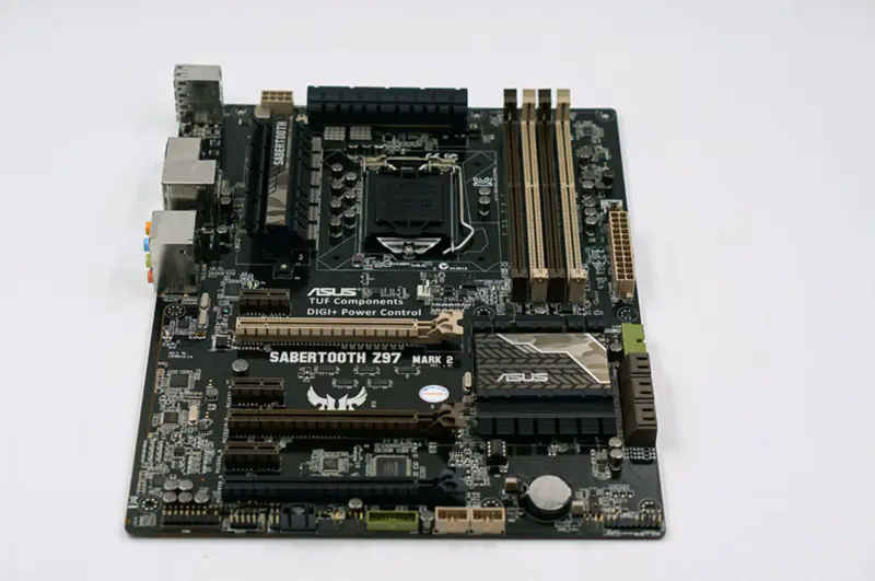 Základní deska Asus SABERTOOTH Z97 MARK 2