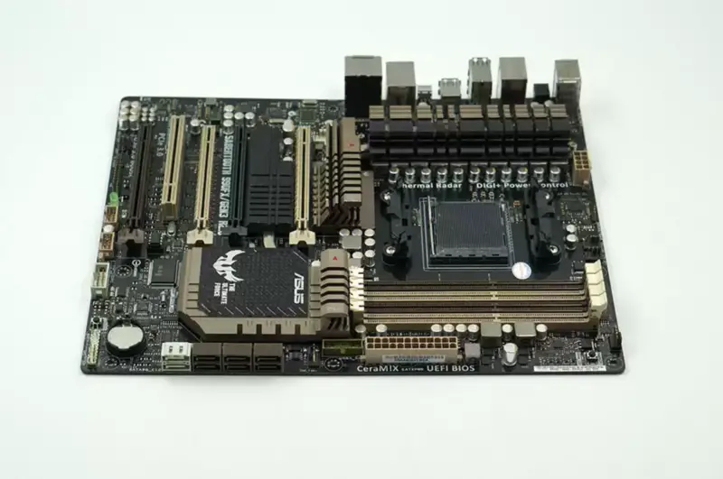 Základní deska Asus TUF SABERTOOTH 990FX/GEN3 R2.0