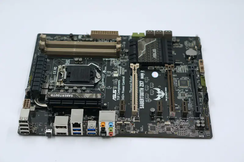 Základní deska Asus SABERTOOTH Z97 MARK 2