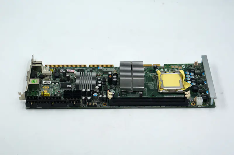 AXIOMTEK SBC81205 Rev.A3-RC Plnohodnotná základní deska pro procesor Pentium 4-775