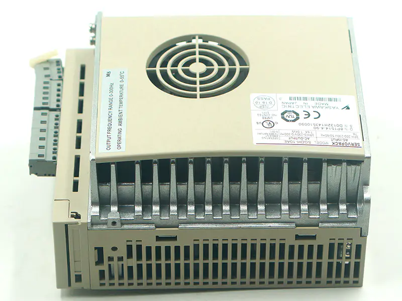 Yaskawa SGDH-10AE Servopohon Průmyslový pohon 200-230V 1kw