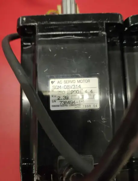 Motor YASKAWA SGM-08V314